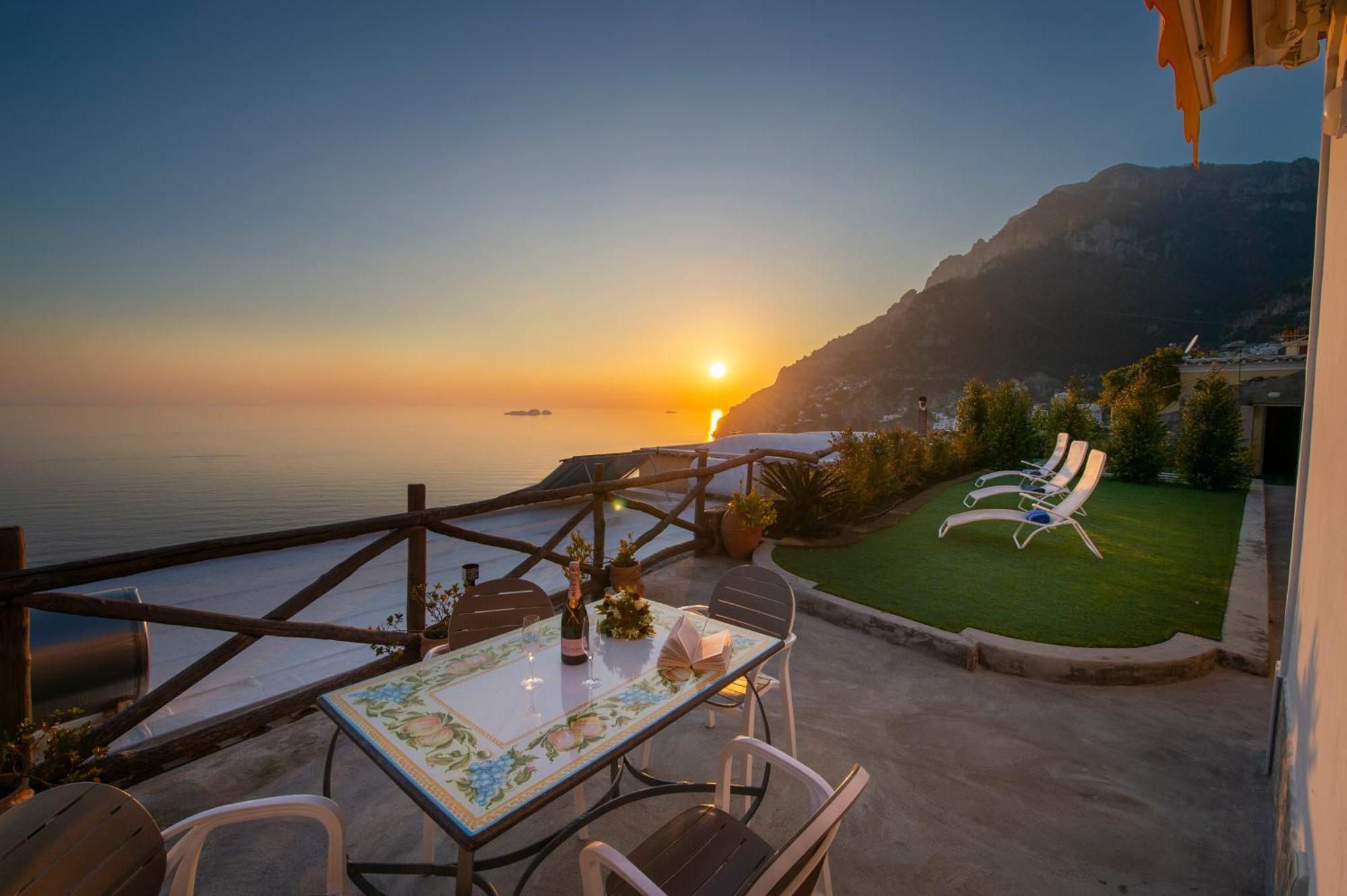 Aria Di Mare,Near Elevator, Few Steps, Parking, Garden Apartamento Positano Exterior foto